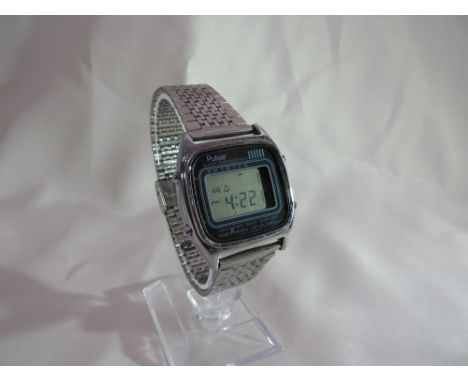 A Gents retro Pulsar digital watch.