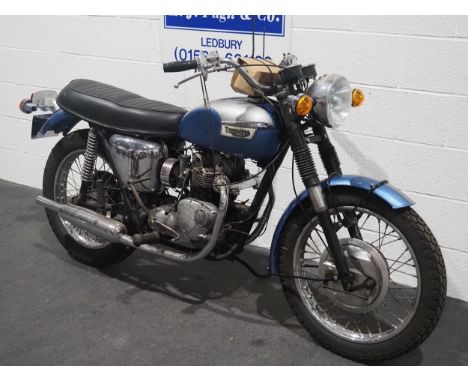 Triumph Daytona motorcycle, 1971, 499cc.Frame no. EE24139Engine no. EE24139T100RNeeds a small amount of work to complete, has
