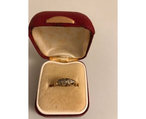Diamond set ring in 18 carat gold mount, size K/L.