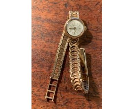 Ladies Accurist 9ct gold wristwatch and strap total weight 19.6 gms