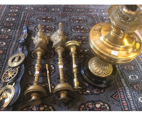 Brassware to include oil lamp, candlesticks, horse brasses etc.