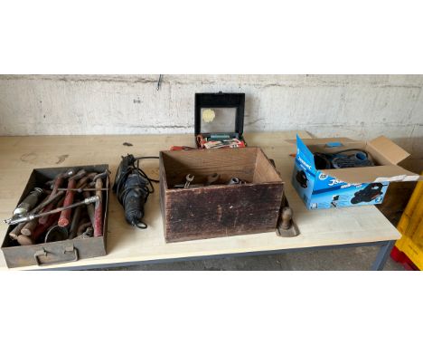Assortment of vintage and later tools to include black and decker jigsaw, 900w planer etc and a vintage wooden tool trunk
