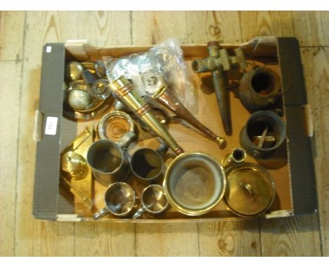 A box containing a quantity of brass and pewter items, to include: tankards, late 19th century desk stand, a hunting horn and