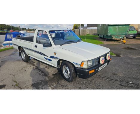 1992 Toyota Hi-Lux 4X2 pickup, 1812cc petrol. Registration number K46 WPH. VIN number JT131TN8509969752. Engine number 2Y0730