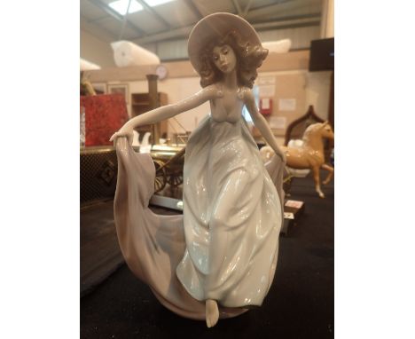 Lladro ceramic figurine H: 22 cm