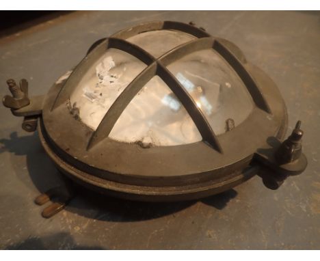 Antique copper nautical bulkhead lamp D: 25 cm