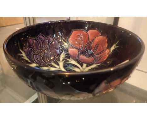 Moorcroft Blue Anemone footed bowl D: 16 cm