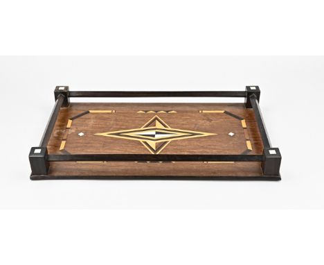 Art Deco tray with mosaic inlay of various types of wood. Circa 1920. Dimensions: 6 x 28 x 49 cm. In good condition.