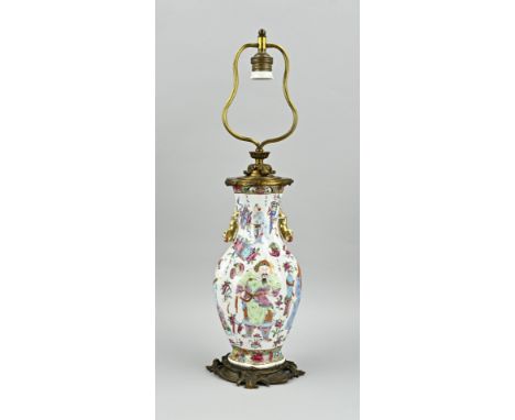 Special Chinese porcelain vase lamp. Family Rose with mandarin decor + text + gold + lucky symbols. With bronze frame. Dimens