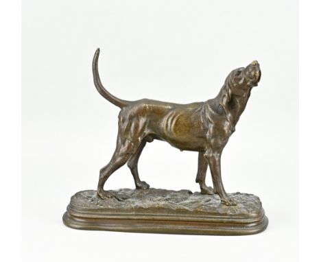 Antique bronze hunting dog by Alfred Dubucand. 1828 - 1894. Size: 21 x 25 x 8 cm. In very good condition.