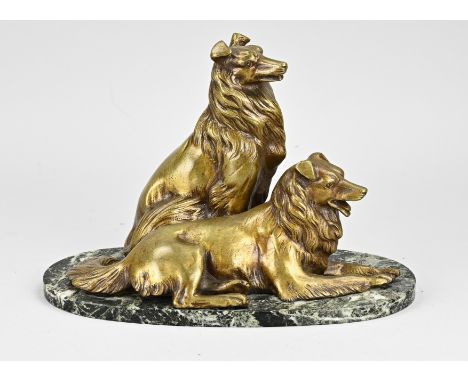 Bronze art deco figure on marble base. Border collies. Circa 1920. Dimensions: 21 x 27 x 13 cm. In good condition.
