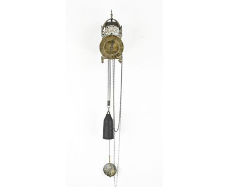 English brass lantern clock. Tho Moore Ipswich. 20th century. Size: 39 cm. In good condition.