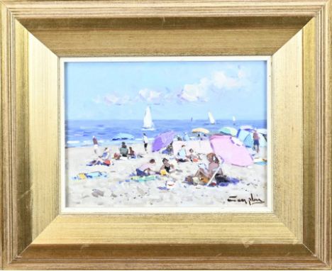 Niek van der Plas. 1954 - . Beach scene with figures. Oil on panel. Dimensions: H 18 x W 24 cm. In good condition.