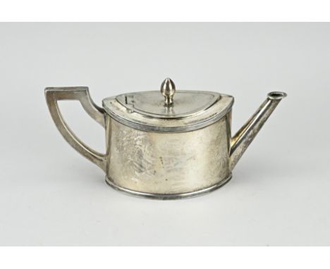 Silver teapot, 833/000, boat-shaped model, Art Deco, with fillet edges. MT. JM van Kempen, Voorschoten, jl.:I:1918. 21x8,5x9c