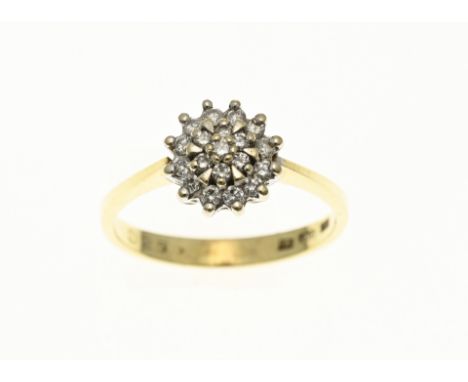 Yellow gold ring, 585/000, with diamond. Ring with a double rosette set with 19 brilliant cut diamonds, total 0.25 ct. Marked