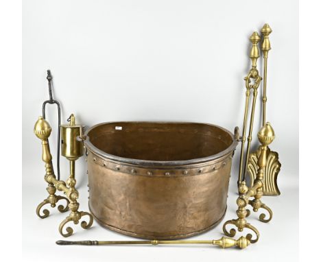 Antique copper aker + various antique copperware. Including; andirons, spit, clock. Size: 33 - 60 cm. In good condition.