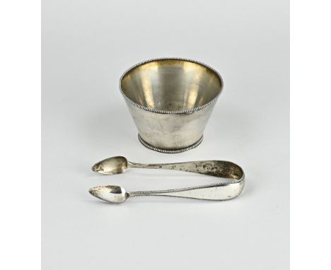 Silver sugar bowl and a sugar tong, 833/000, round bowl decorated with pearl edges. ø 9.5x5.5cm. MT.: A.Bonebakker, Amsterdam