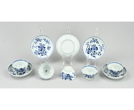 Five Chinese porcelain Cheng Lung cup + saucers. 18th century. Floral decoration. Four saucers good. One saucer hairline. Cup