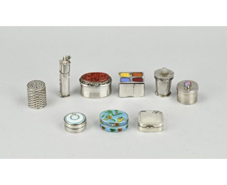 Large lot of silver boxes, 10 different models including some models decorated with enamel, a cylindrical box with opal. Vari