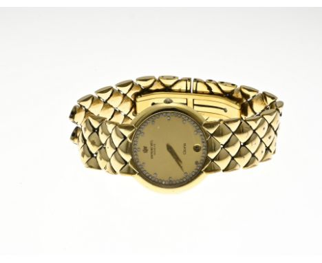 Raymond Weil watch model Gloria, gold plated, with a champagne-colored dial and a gold plated strap with a butterfly clasp. ø