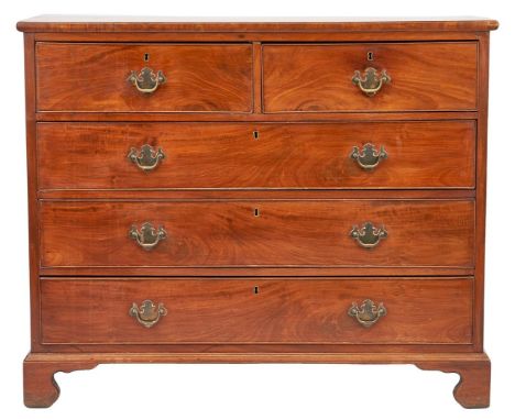 American Chippendale chest of drawers, mahogany primary, white pine secondary. Comprised of a rectangular top with an applied