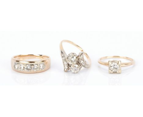 1st item: Ladies 14K yellow gold solitaire ring featuring 1 round brilliant diamond approximately 0.43 carats, Clarity-VS2, C