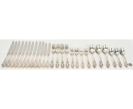 60 pieces Lunt Eloquence pattern sterling silver flatware, including 12 hollow handle knives (10 - 9 3/4" L, 2 - 9 1/4" L), 1