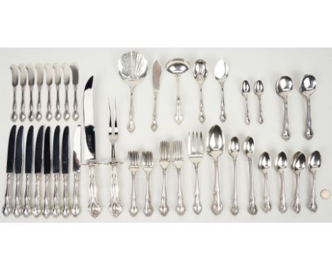 82 pieces Gorham English Gadroon pattern sterling silver flatware, including 8 dinner knives (8 7/8" L), 8 dinner forks (7 1/