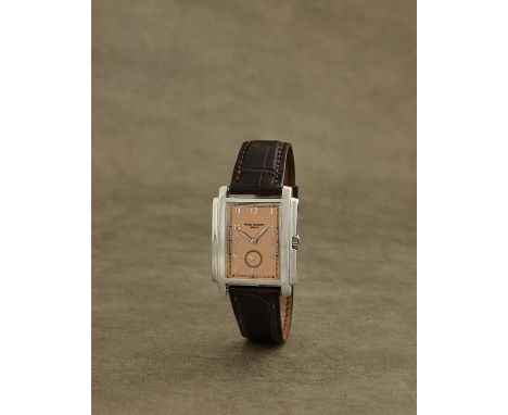 Patek Philippe. Montre bracelet en or blanc 18K (750) de forme rectangulaire mouvement mécaniquePatek Philippe. An 18K white 