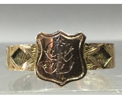 VICTORIAN NINE CARAT GOLD MOURNING RING