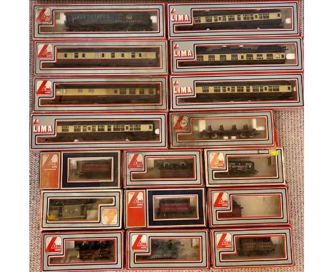 Boxed LIMA OO/HO Rolling Stock to include 305325W, 305352W, 4 x 305311W, 305344W, 3 x 305612W, 303118W, 305612W, 305621W, 305