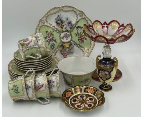A mixture of ceramics comprising: a Royal Crown Derby fluted dish in Old Imari pattern 14cm d, a Coalport twin handled vase w