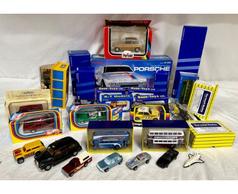 A collection of model cars to include Hot Wheels, Corgi, Base Toys, Majorette, Forward Models, Burago, Corgi Car Garage, Poli