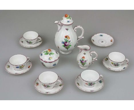 Nymphenburg, Moccaservice 20. Jh., farbige Blumenbemalung mit violetten Zierstreifen. Moccakanne, Milchkännchen, Zuckerdose m