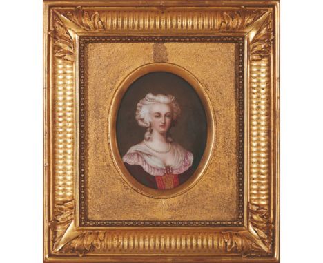 Marguerite Bouteilloux (séc. XIX-XX)A portrait of Marie Antoinette, Queen of France (1755-1793)Oval miniature on porcelainSig