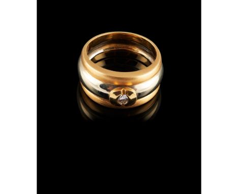 A ringGold 800/000Polished and matte decorationSet with brilliant cut diamond of approximately 0,10 ct.Oporto hallmark (1985-