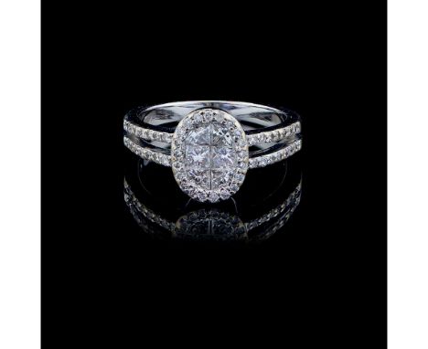 A ringGold 800/000Set with 4 fantasia cut, 2 princess cut and 50 brilliant cut diamonds totalling approximately 1 ct.Oporto h