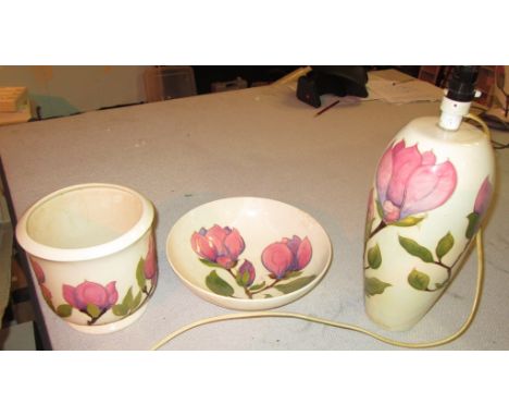 A Moorcroft jardiniere, lamp and bowl: 'Anemone' pattern