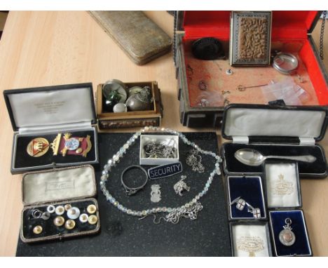 A box of vintage odds to inc dress jewellery, silver, Masonic, medals etc