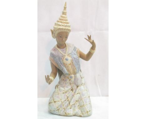A Lladro Gres figure of a Thai lady CONDITION REPORT: iN VERY GOOD CONDITION WITH NO CHIPS, CRACKS OR LOSSES