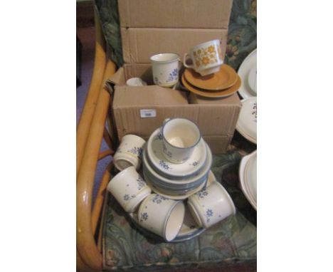 Bilton's pottery teaware, Wedgwood Garden Maze pattern part dinner service and teaware, Poole pottery Summer Glory pattern di