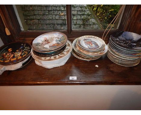 A large collection of modern decorative picture plates by Wedgwood, and Royal Worcester, etc.