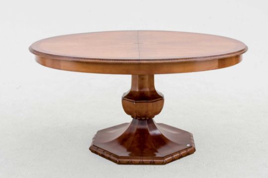 Mesa oval de comedor, extensible. Madera de tono nogal y marquetería ... Mesa oval de comedor, extensible. Madera de tono nogal y marquetería ...