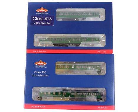 2 Bachmann Model Railways OO gauge Train Packs. Class 205 2-Car DEMU set (31-236Z) 2H ‘Thumper’ in Southern Region green live
