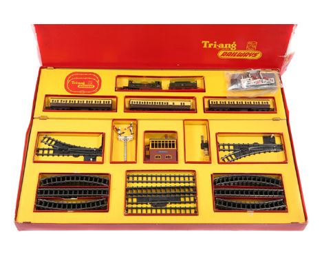 A rare and impressive Tri-ang Railways ‘Electric Model Railway’ set RS.8. Comprising GWR 4-2-2 tender locomotive ‘Lord of the