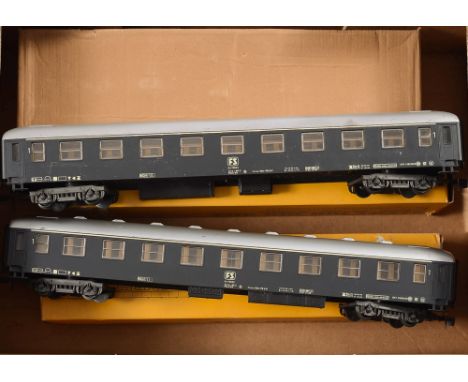 Lima, two FS livery 1st bogie coaches: two Big Big Train passenger coaches, boxed and another unboxed. (5)
