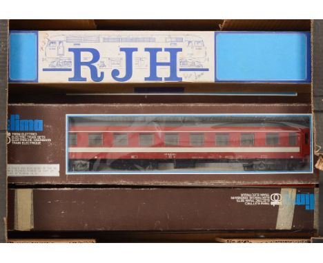 Lima, five assorted passenger coaches: including two italian GE Gril Express Buffet Cars, an Italian 1st Corridor Coach, an S