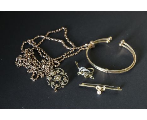 Gold long chain , probably 9ct, a bangle with ball terminals, a gem set pendant 750, a pearl set openwork pendant and a bar b