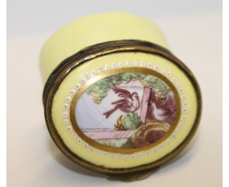 18th century English enamel oval patch box, yellow ground with doves amongst foliage to the centre of the hinged cover, 4cm  