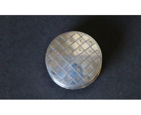 Silver circular patch box with lattice engraving, by Samuel Pemberton, Birmingham, 1802, 25mm. Condition Report. Visible line